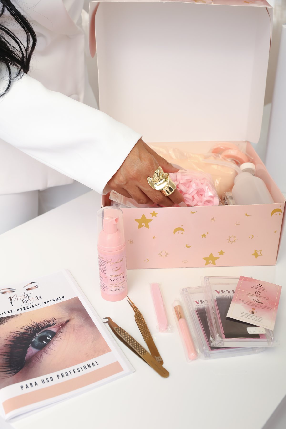 Pretty Lash student kit box