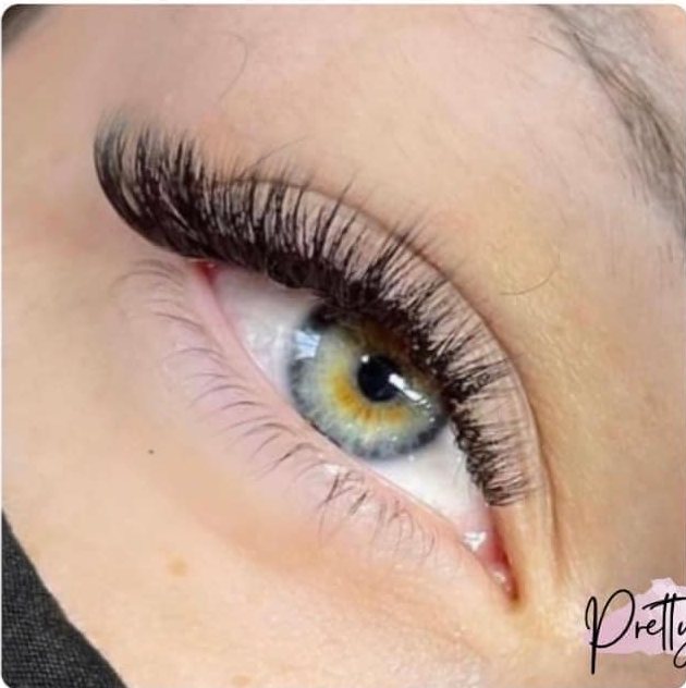 Volume Full Set by Pretty Lash